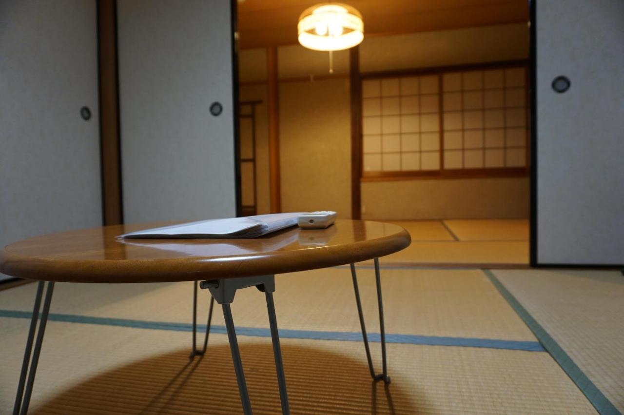 Guesthouse Ten-roku - Female Only Ōsaka Extérieur photo