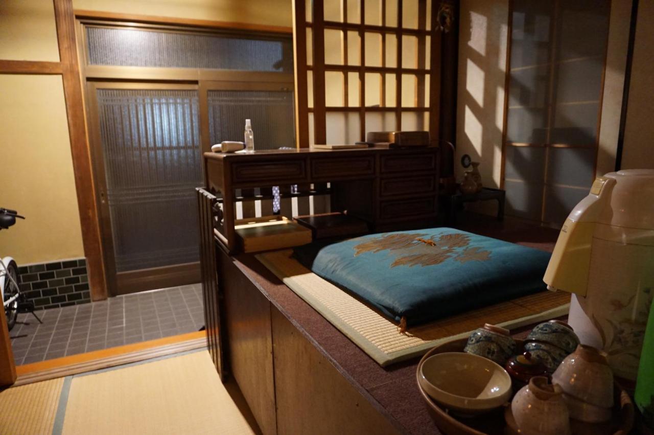 Guesthouse Ten-roku - Female Only Ōsaka Extérieur photo