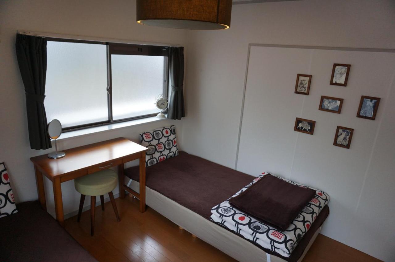 Guesthouse Ten-roku - Female Only Ōsaka Extérieur photo